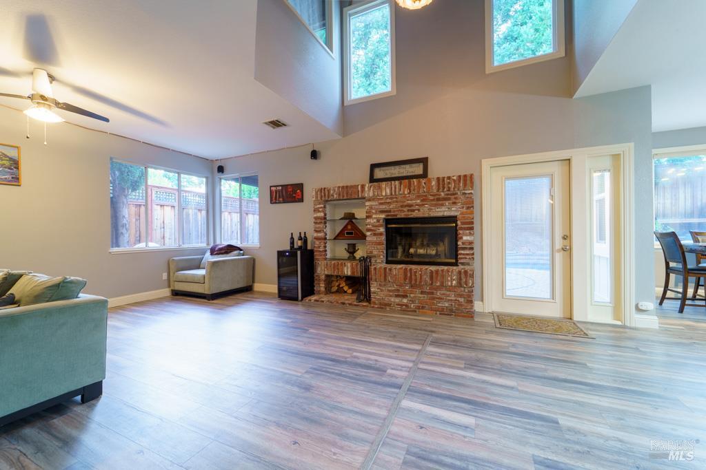 Vacaville, California, 95687, United States, 4 Bedrooms Bedrooms, ,3 BathroomsBathrooms,Residential,For Sale,1978415