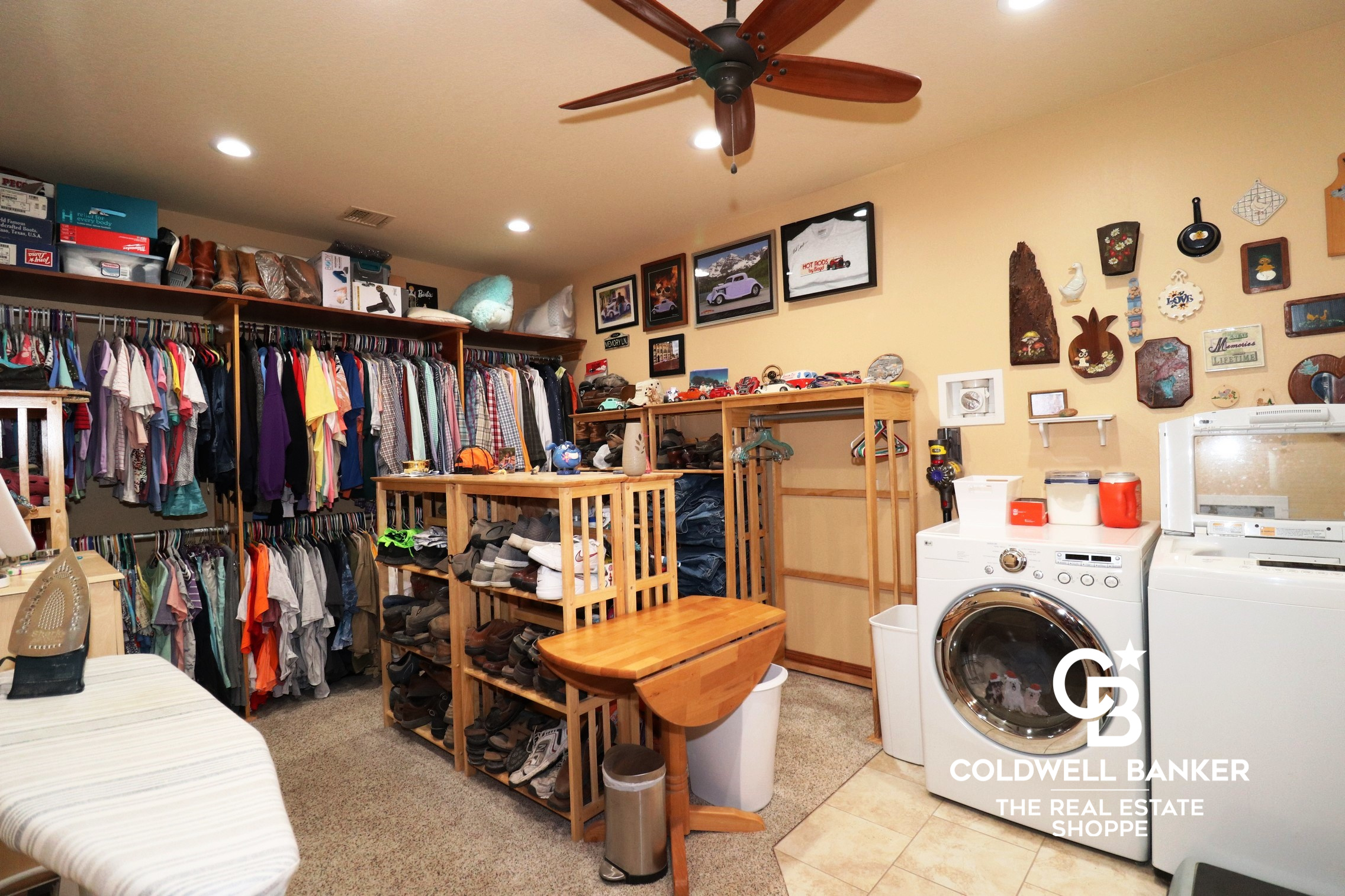 Garden City, Kansas, 67846, United States, 2 Bedrooms Bedrooms, ,Residential,For Sale,1890004