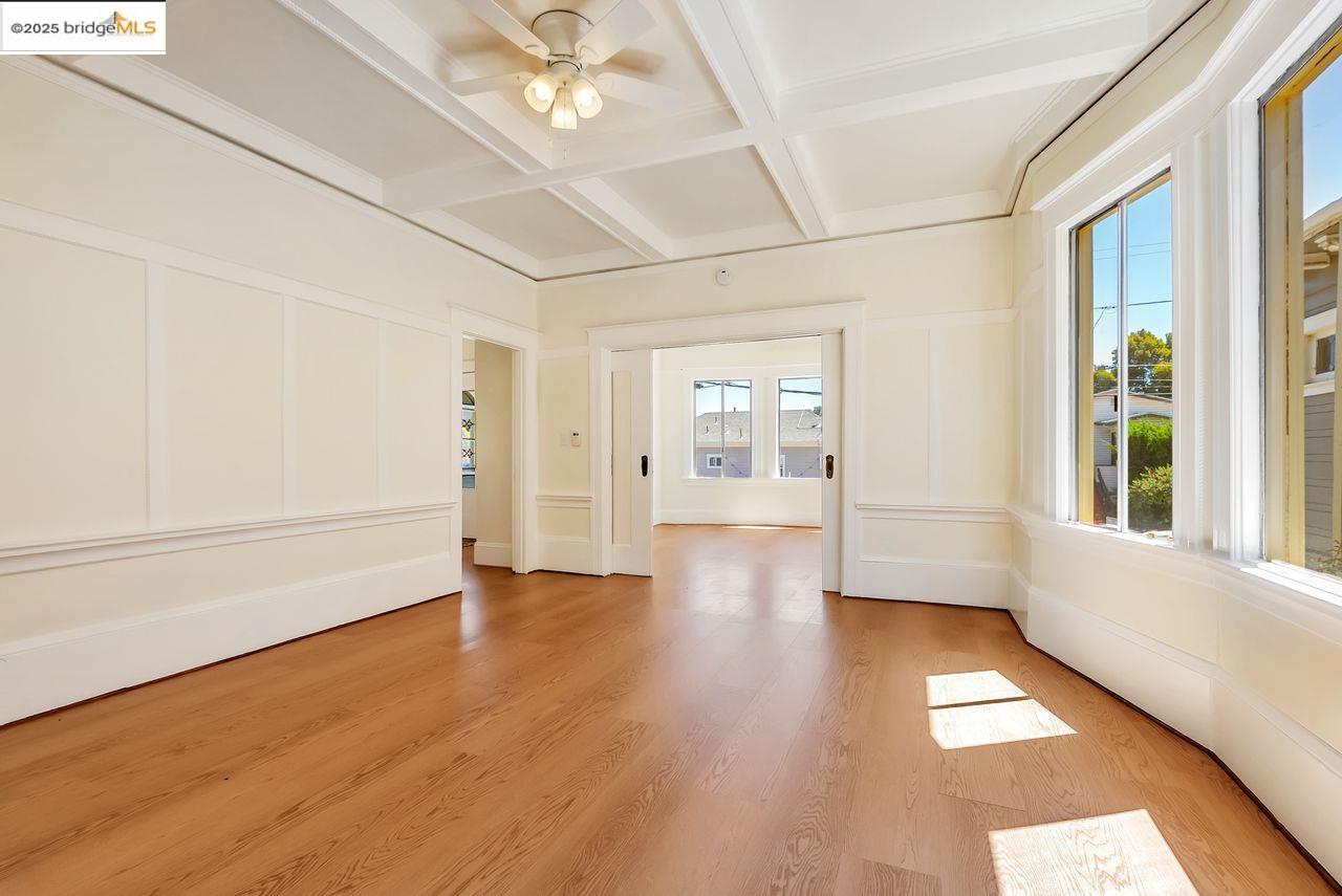 Oakland, California, 94608, United States, 6 Bedrooms Bedrooms, ,3 BathroomsBathrooms,Residential,For Sale,1939780