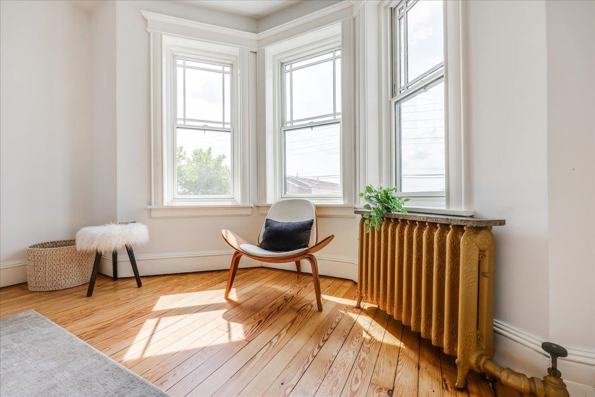 Jersey City, New Jersey, 07307, United States, 5 Bedrooms Bedrooms, ,2 BathroomsBathrooms,Residential,For Sale,1988239