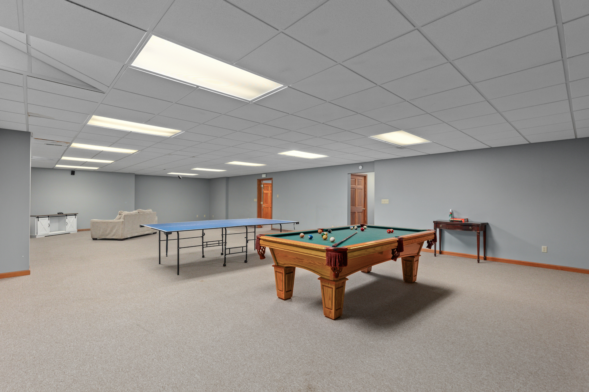 Litchfield, Illinois, 62056, United States, 5 Bedrooms Bedrooms, ,4 BathroomsBathrooms,Residential,For Sale,1986083