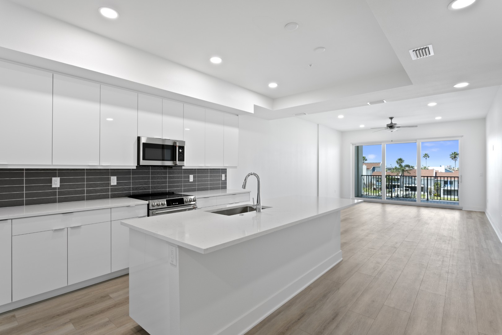 400 150th Ave # 304, Madeira Beach, Florida, 33708, United States, 3 Bedrooms Bedrooms, ,3 BathroomsBathrooms,Residential,For Sale,400 150th Ave # 304,1407196