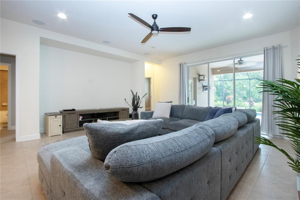 Bradenton, Florida, 34212, United States, 4 Bedrooms Bedrooms, ,3 BathroomsBathrooms,Residential,For Sale,1829585