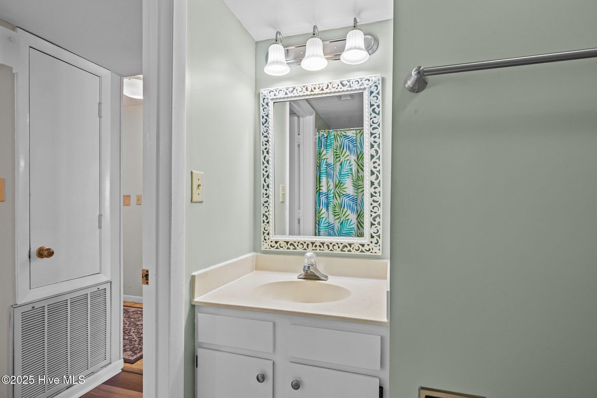 Indian Beach, North Carolina, 28512, United States, 2 Bedrooms Bedrooms, ,2 BathroomsBathrooms,Residential,For Sale,1882598