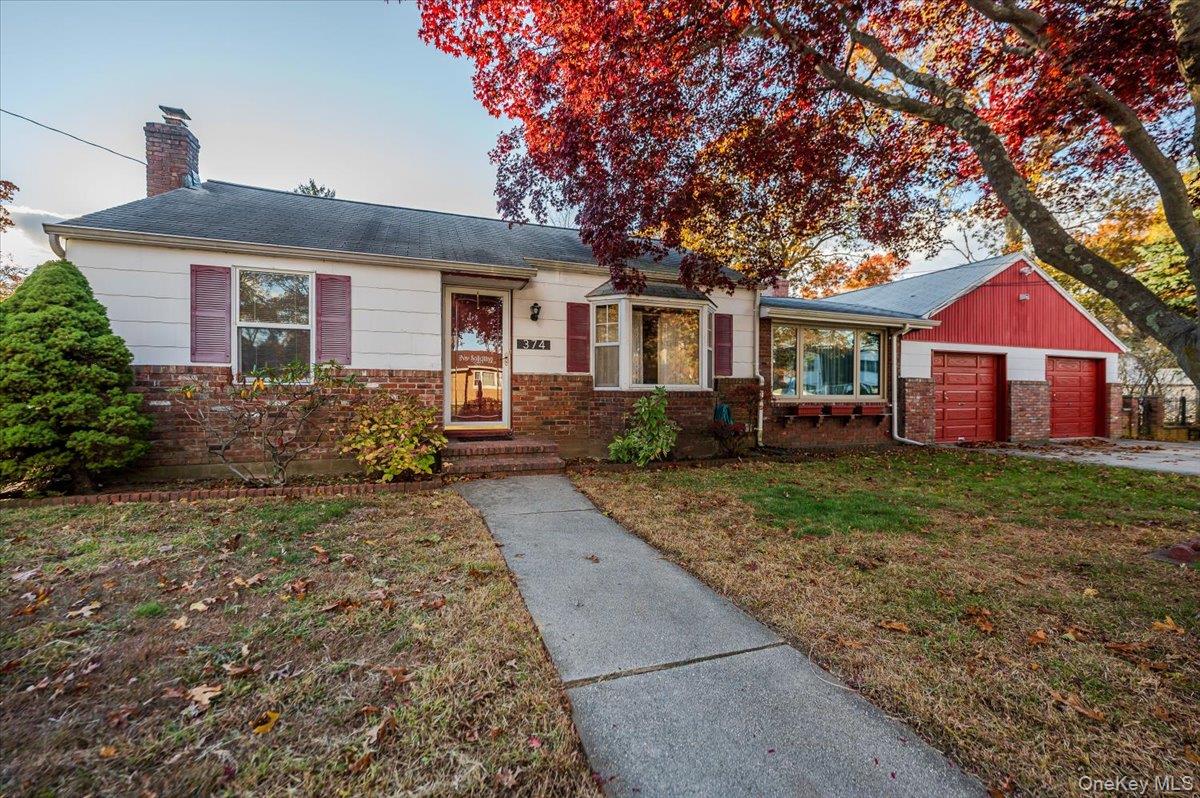 Ronkonkoma, New York, 11779, United States, 3 Bedrooms Bedrooms, ,1 BathroomBathrooms,Residential,For Sale,1991403