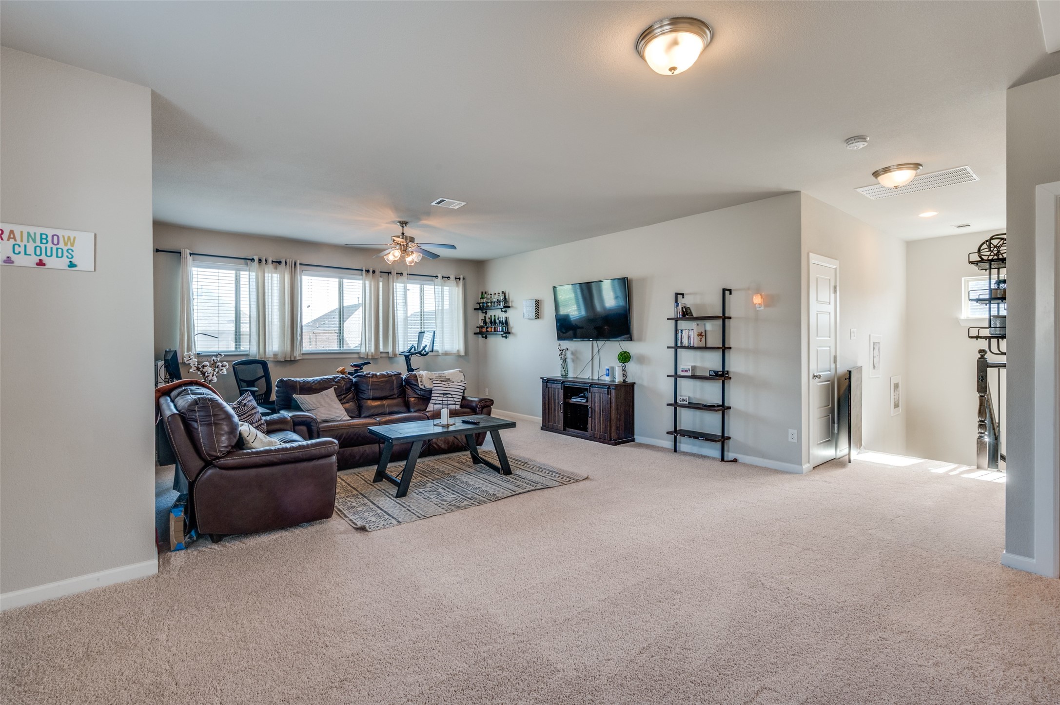 Arlington, Texas, 76005, United States, 4 Bedrooms Bedrooms, ,4 BathroomsBathrooms,Residential,For Sale,1857348