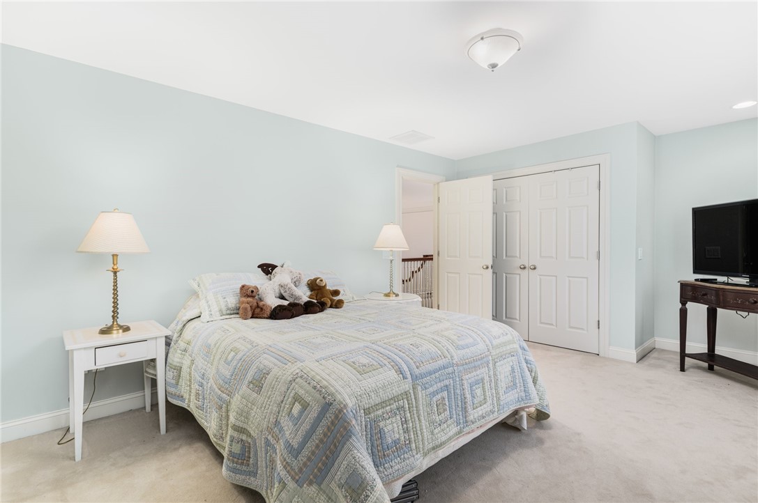 East Greenwich, Rhode Island, 02818, United States, 5 Bedrooms Bedrooms, ,7 BathroomsBathrooms,Residential,For Sale,1940425