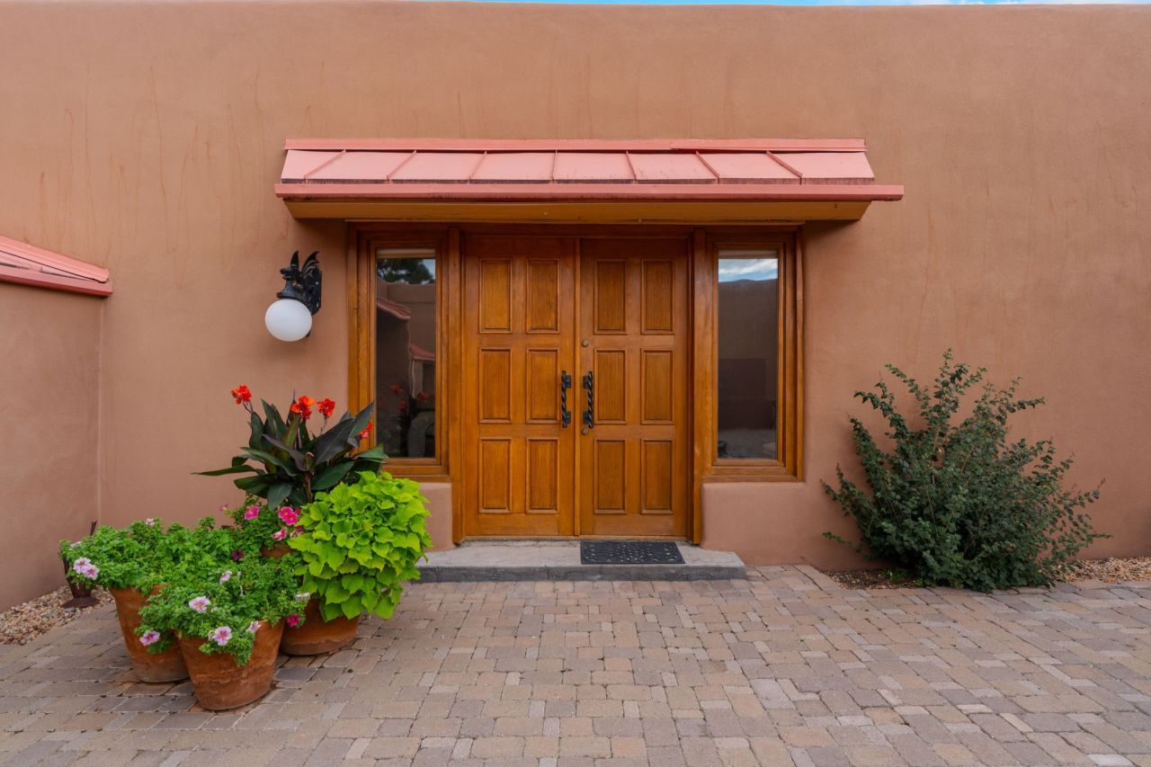 Santa Fe, New Mexico, 87501, United States, ,1 BathroomBathrooms,Residential,For Sale,1926126
