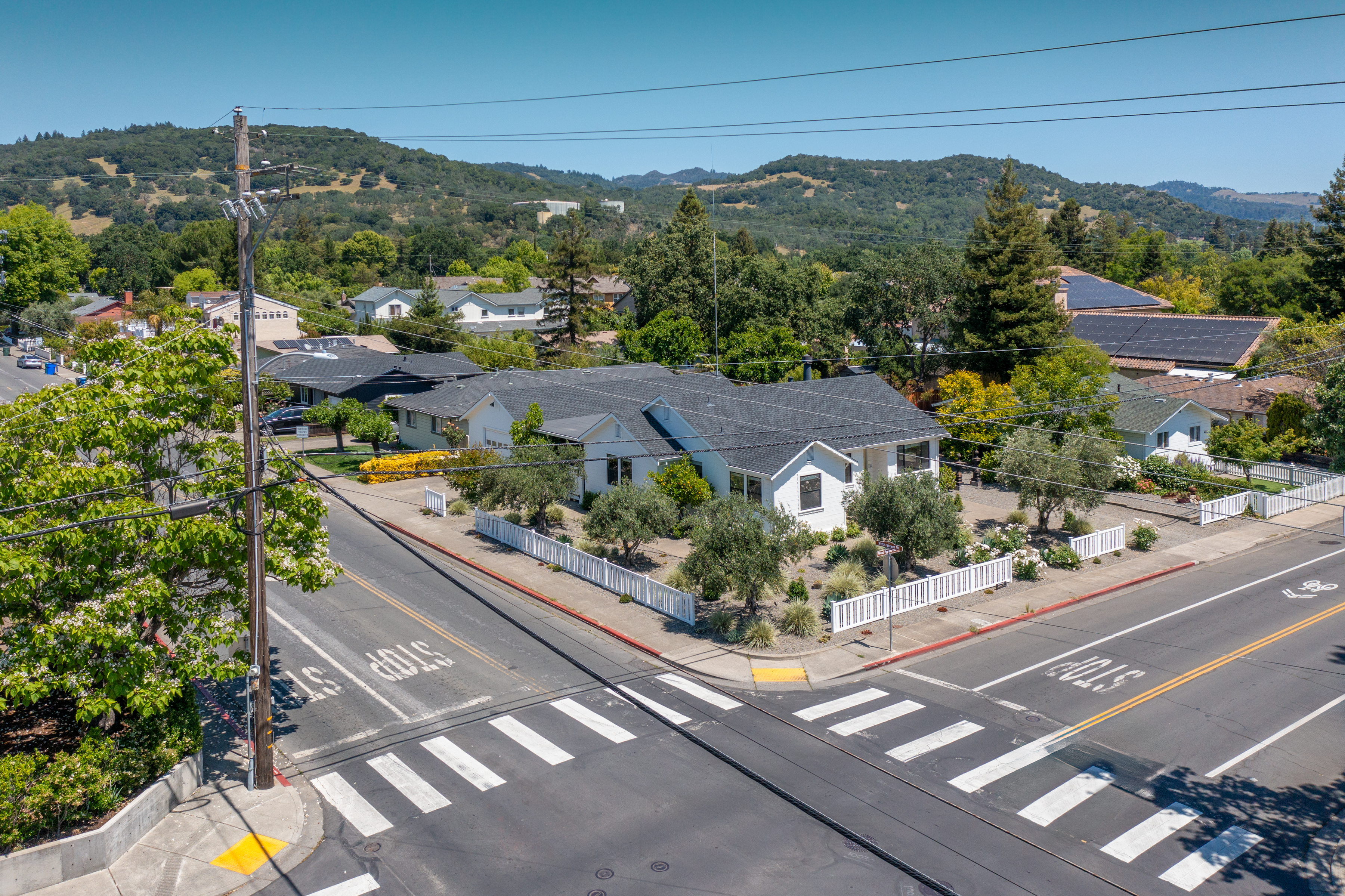  490 W. Spain Street - 物件實景