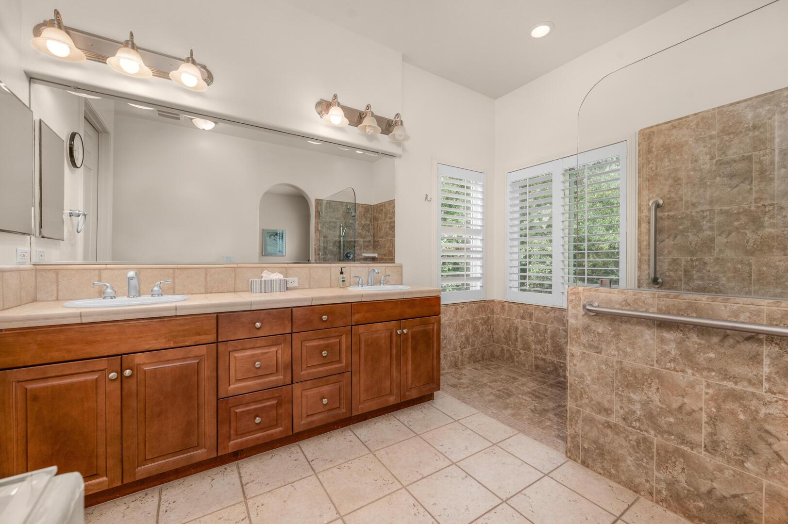 Visalia, California, 93291, United States, 4 Bedrooms Bedrooms, ,3 BathroomsBathrooms,Residential,For Sale,2009986