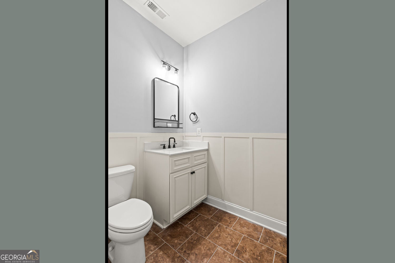 Senoia, Georgia, 30276, United States, 5 Bedrooms Bedrooms, ,4 BathroomsBathrooms,Residential,For Sale,1877866