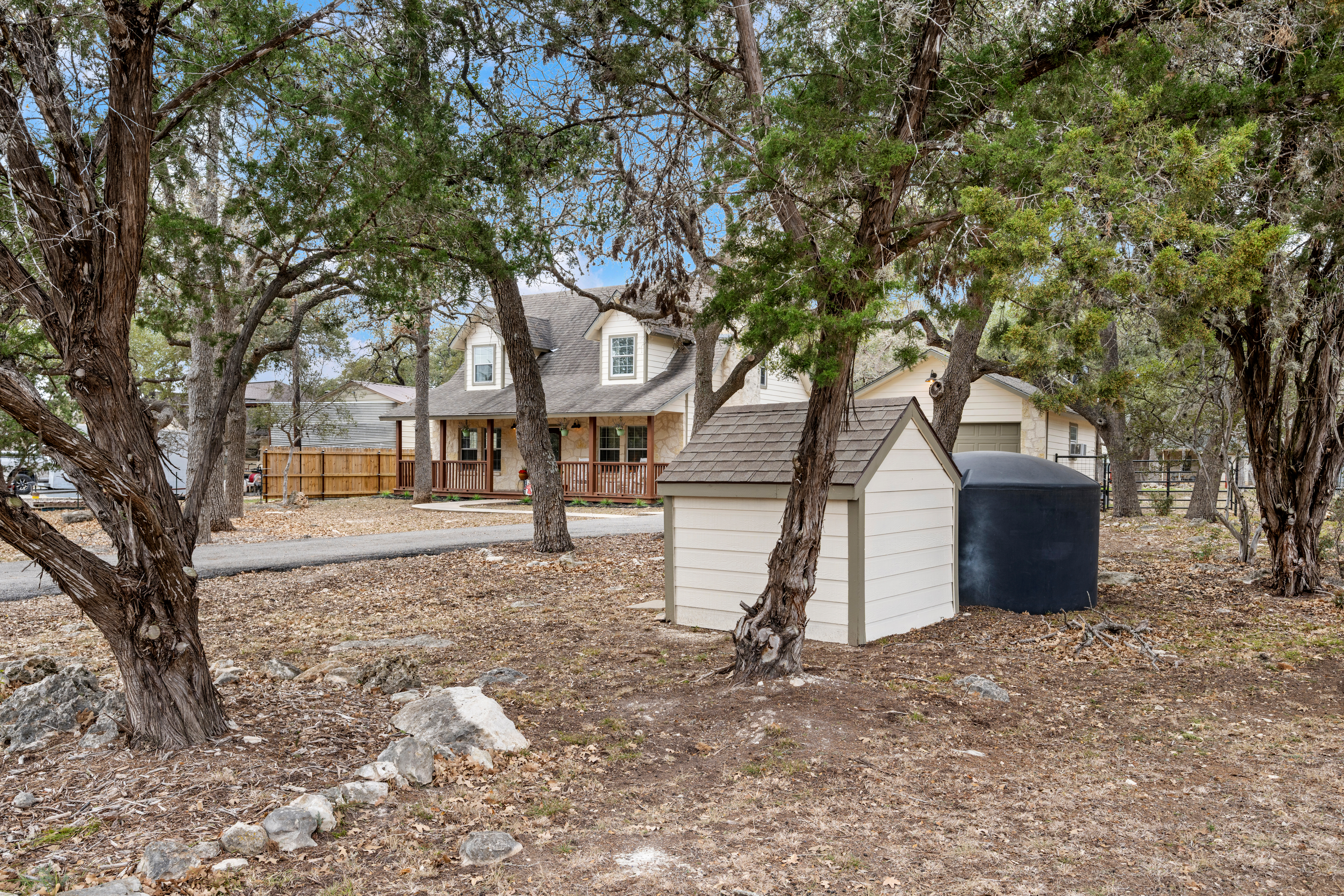  Updated Hill Country Gem with Community Parks and River Access - 物件實景