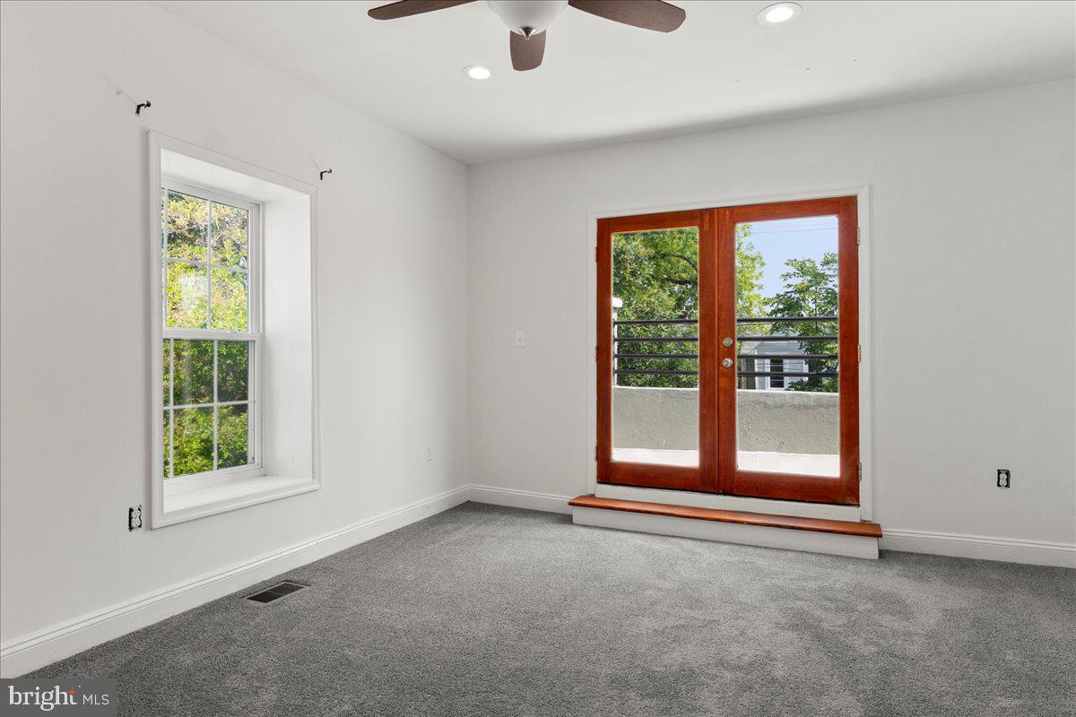 WASHINGTON, District of Columbia, 20020, United States, 3 Bedrooms Bedrooms, ,3 BathroomsBathrooms,Residential,For Sale,1975782