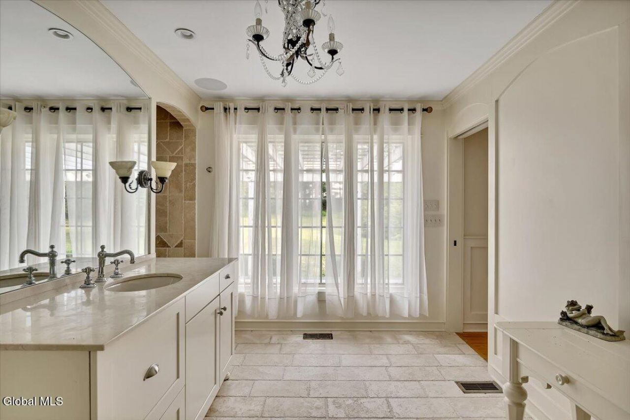 Queensbury, New York, 12804, United States, 4 Bedrooms Bedrooms, ,4 BathroomsBathrooms,Residential,For Sale,2003440