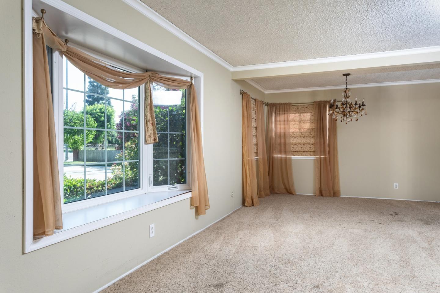 Clovis, California, 93611, United States, 4 Bedrooms Bedrooms, ,2 BathroomsBathrooms,Residential,For Sale,1907507