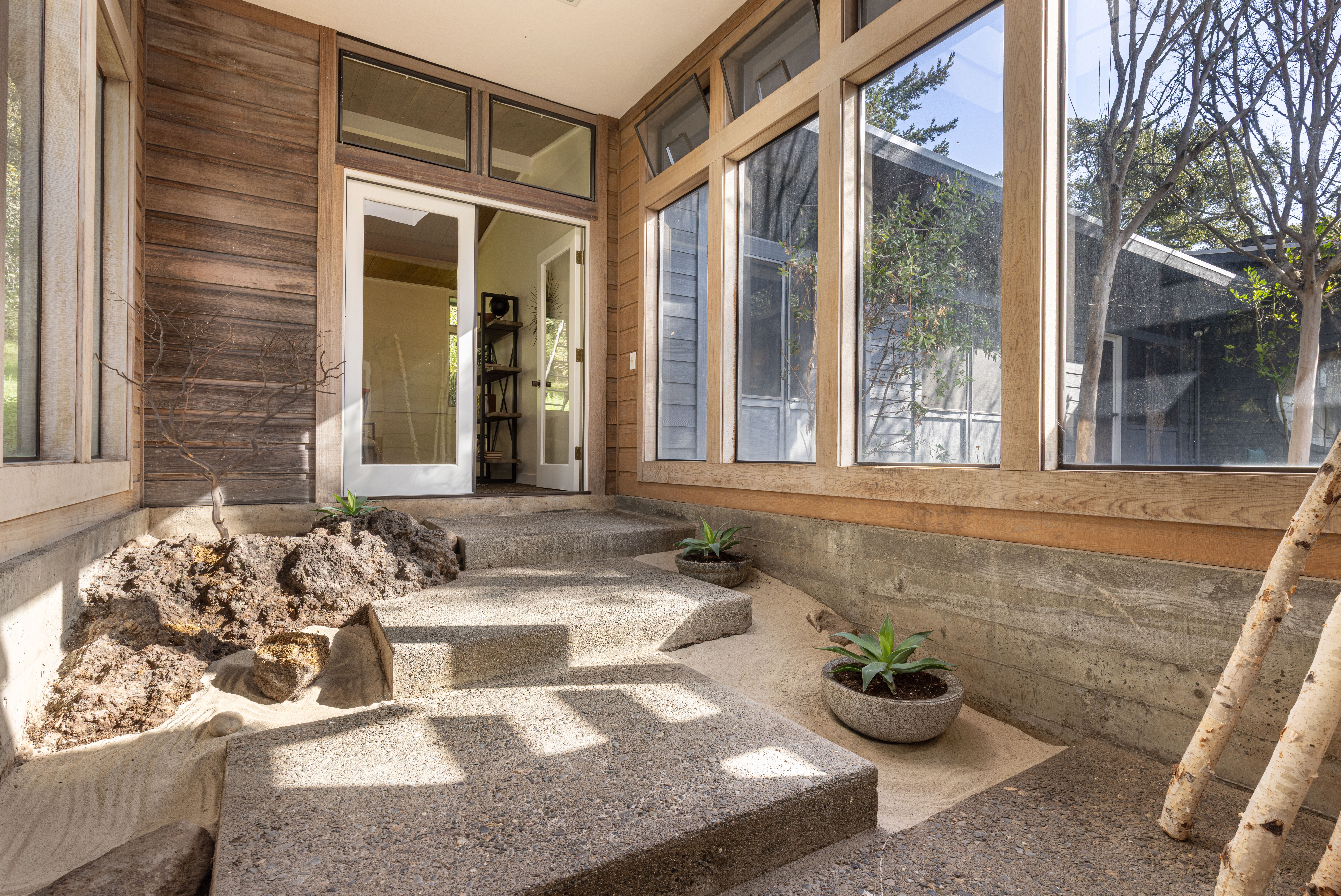  Mid-Century Contemporary Gem on 33 Acres - 物件實景