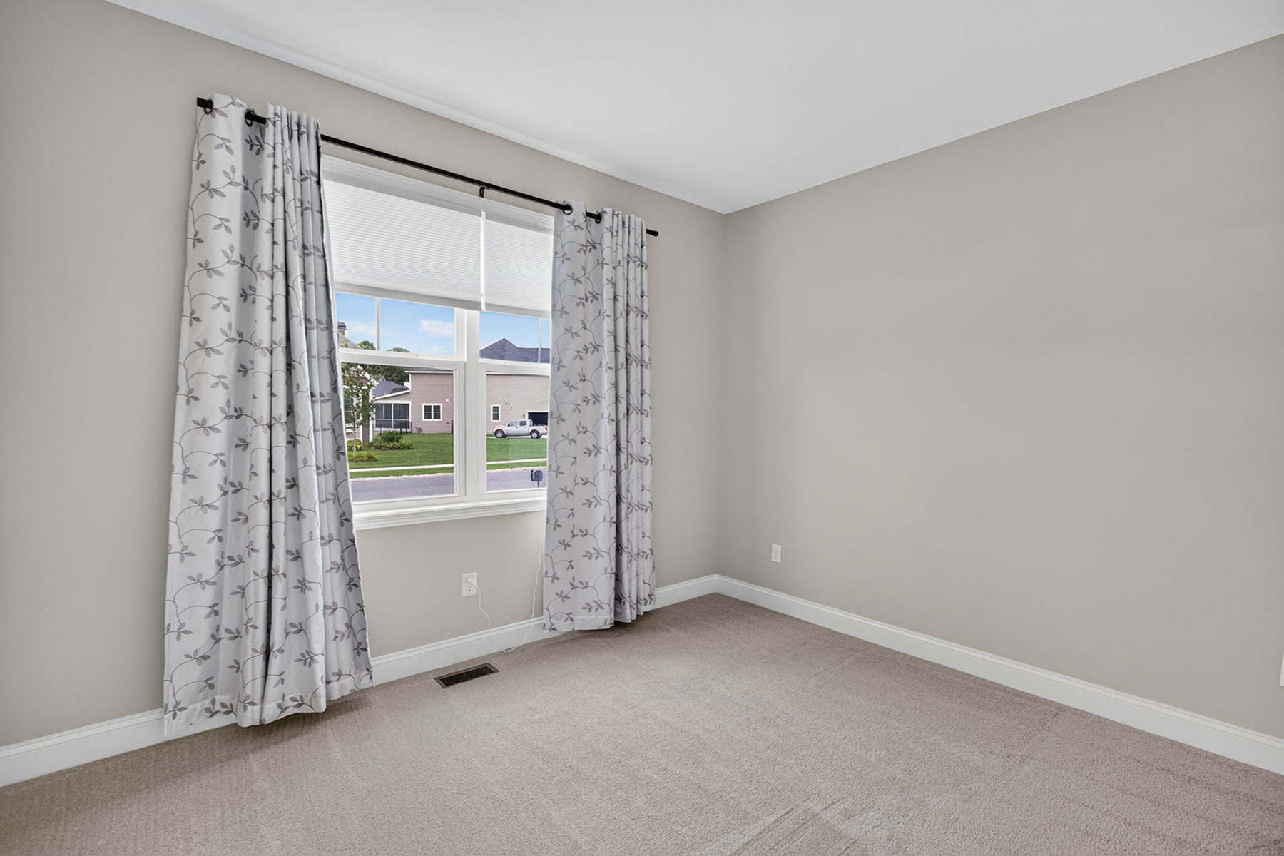  24174 Bunting Circle - 物件實景