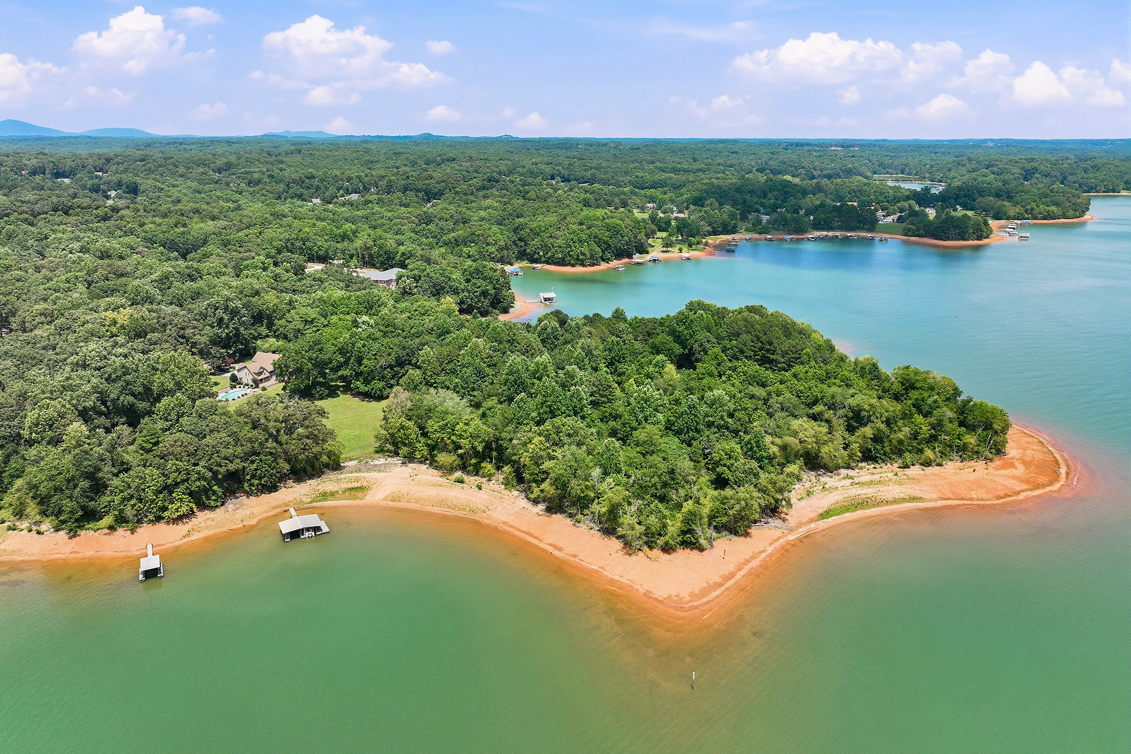  Lakefront Estate with Private Dock, Guest Home and Pool - 物件實景