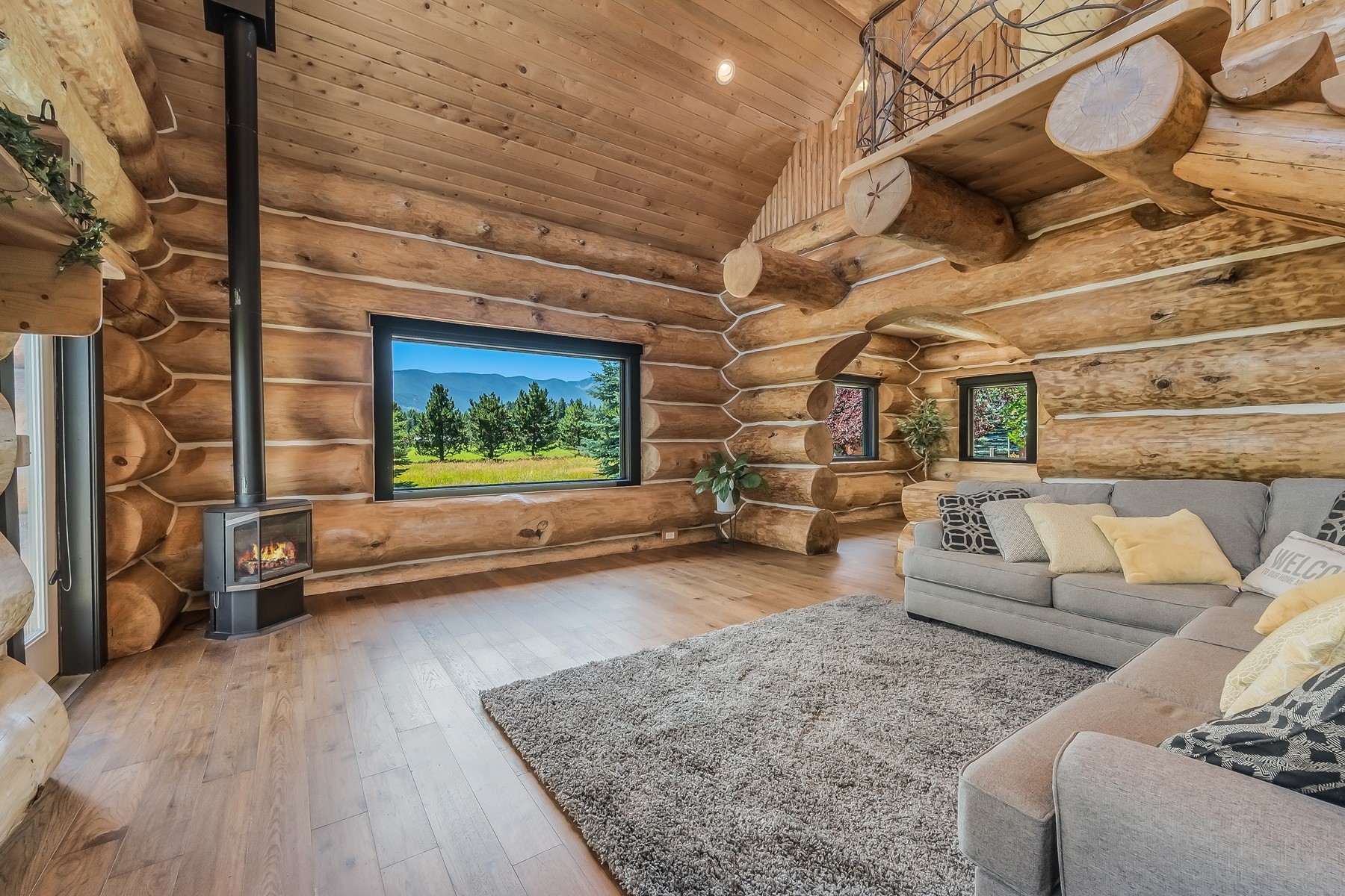 Artistic Log Home, Stunning Mountain Views - 物件實景