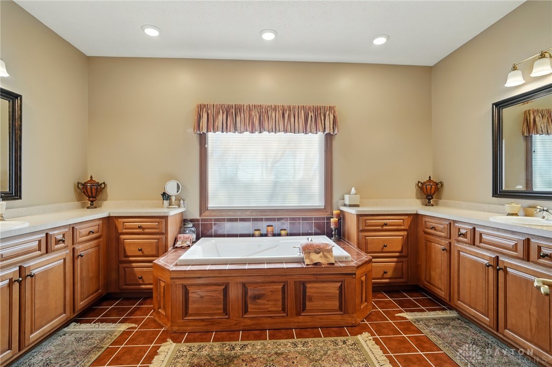 Dayton, Ohio, 45434, United States, 4 Bedrooms Bedrooms, ,5 BathroomsBathrooms,Residential,For Sale,1767935