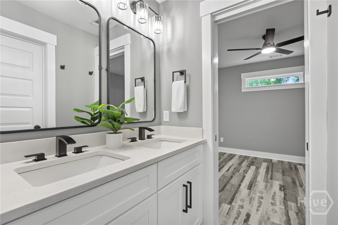 Savannah, Georgia, 31401, United States, 4 Bedrooms Bedrooms, ,3 BathroomsBathrooms,Residential,For Sale,1898819