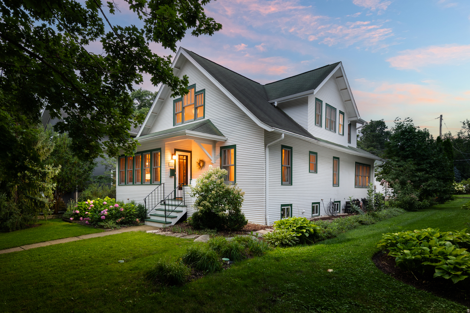 Naperville, Illinois, 60540, United States, 4 Bedrooms Bedrooms, ,4 BathroomsBathrooms,Residential,For Sale,1926208