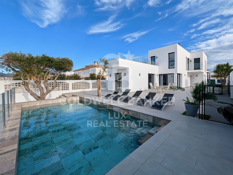 Girona, Empuriabrava, Francol? - Freser - Noguera, Empuriabrava, Catalonia, ES, 5 Bedrooms Bedrooms, ,5 BathroomsBathrooms,Residential,For Sale,Girona, Empuriabrava, Francol? - Freser - Noguera,1448646