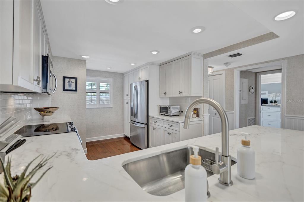 Sarasota, Florida, 34242, United States, 2 Bedrooms Bedrooms, ,2 BathroomsBathrooms,Residential,For Sale,1895415