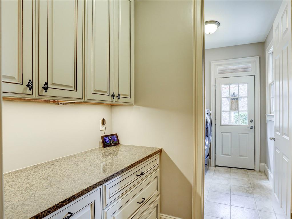 Suwanee, Georgia, 30024, United States, 5 Bedrooms Bedrooms, ,5 BathroomsBathrooms,Residential,For Sale,2025852