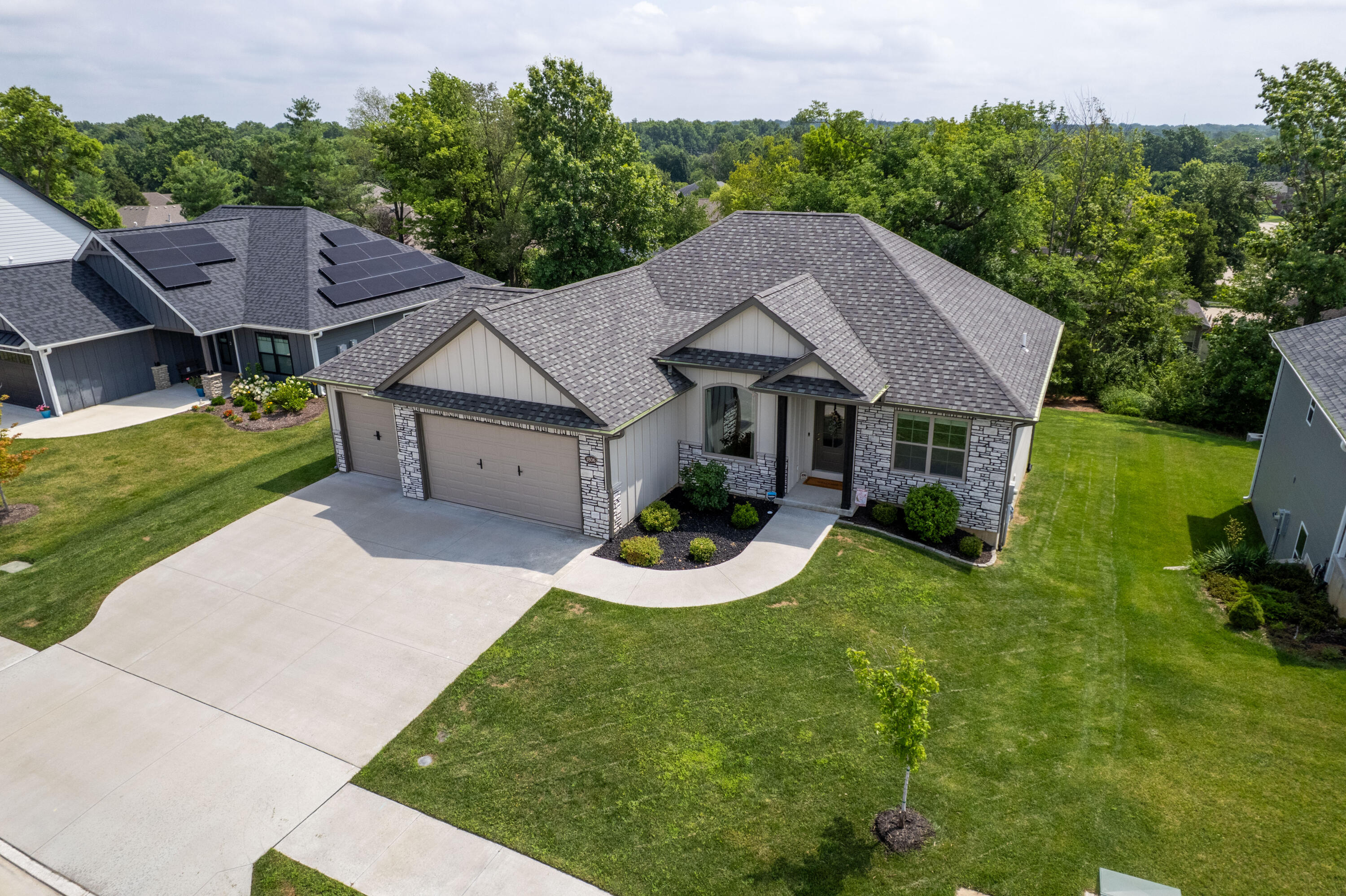 COLUMBIA, Missouri, 65203, United States, 5 Bedrooms Bedrooms, ,3 BathroomsBathrooms,Residential,For Sale,1976271