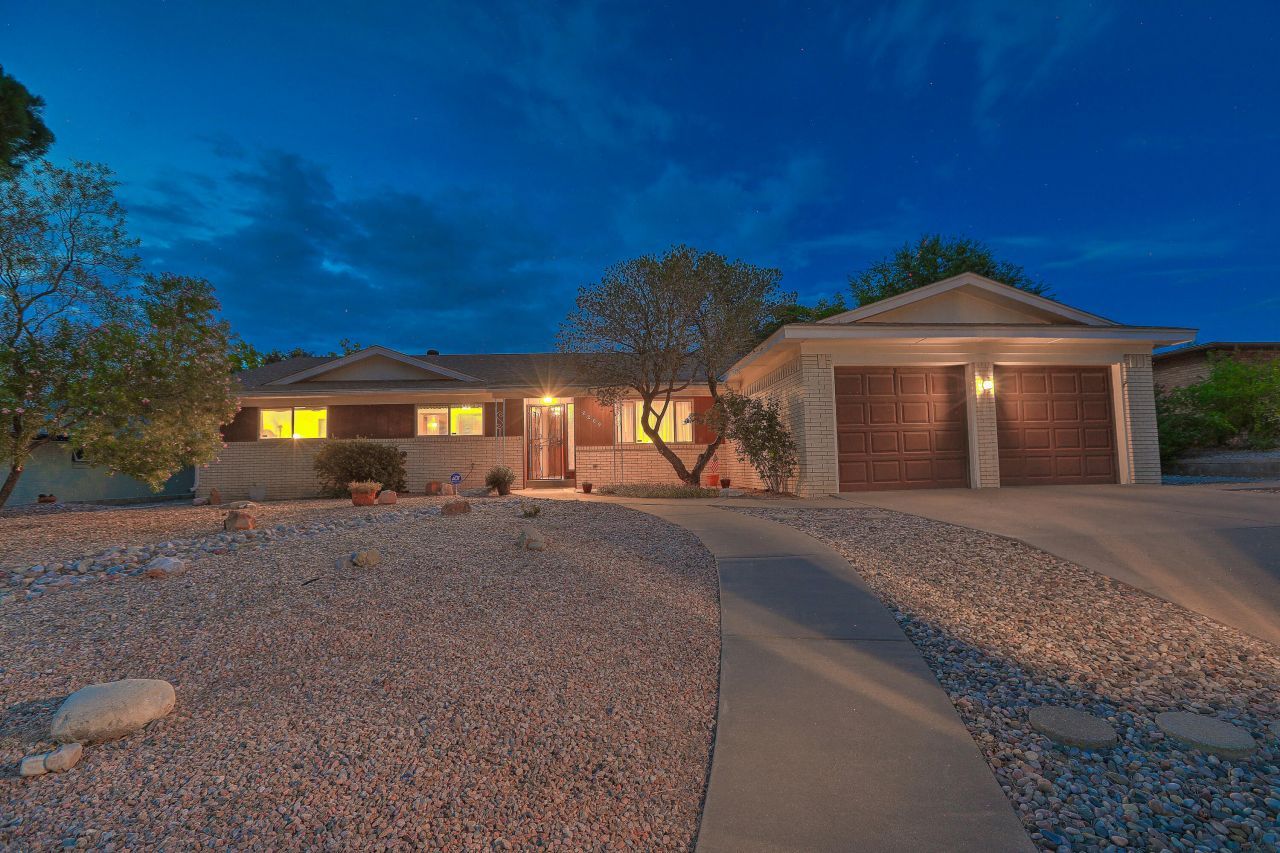 Albuquerque, New Mexico, 87109, United States, 4 Bedrooms Bedrooms, ,3 BathroomsBathrooms,Residential,For Sale,1940496