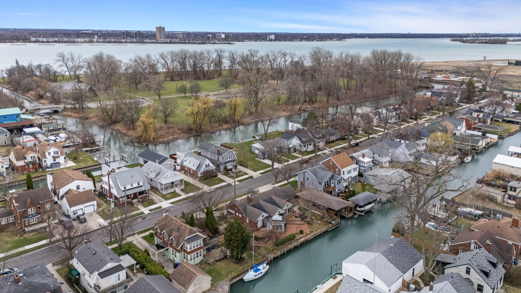 Detroit, Michigan, 48215, United States, 3 Bedrooms Bedrooms, ,4 BathroomsBathrooms,Residential,For Sale,1924310