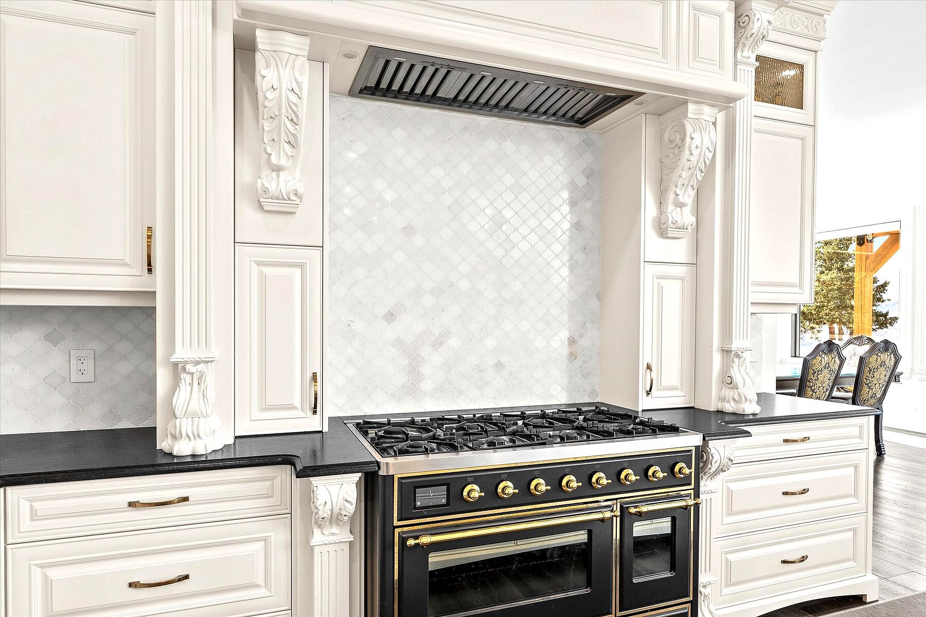  Gated Lake View Estate - 物件實景