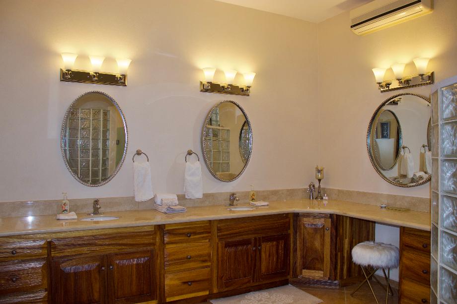 Guaymas, Sonora, 85506, Mexico, 5 Bedrooms Bedrooms, ,4 BathroomsBathrooms,Residential,For Sale,1987682