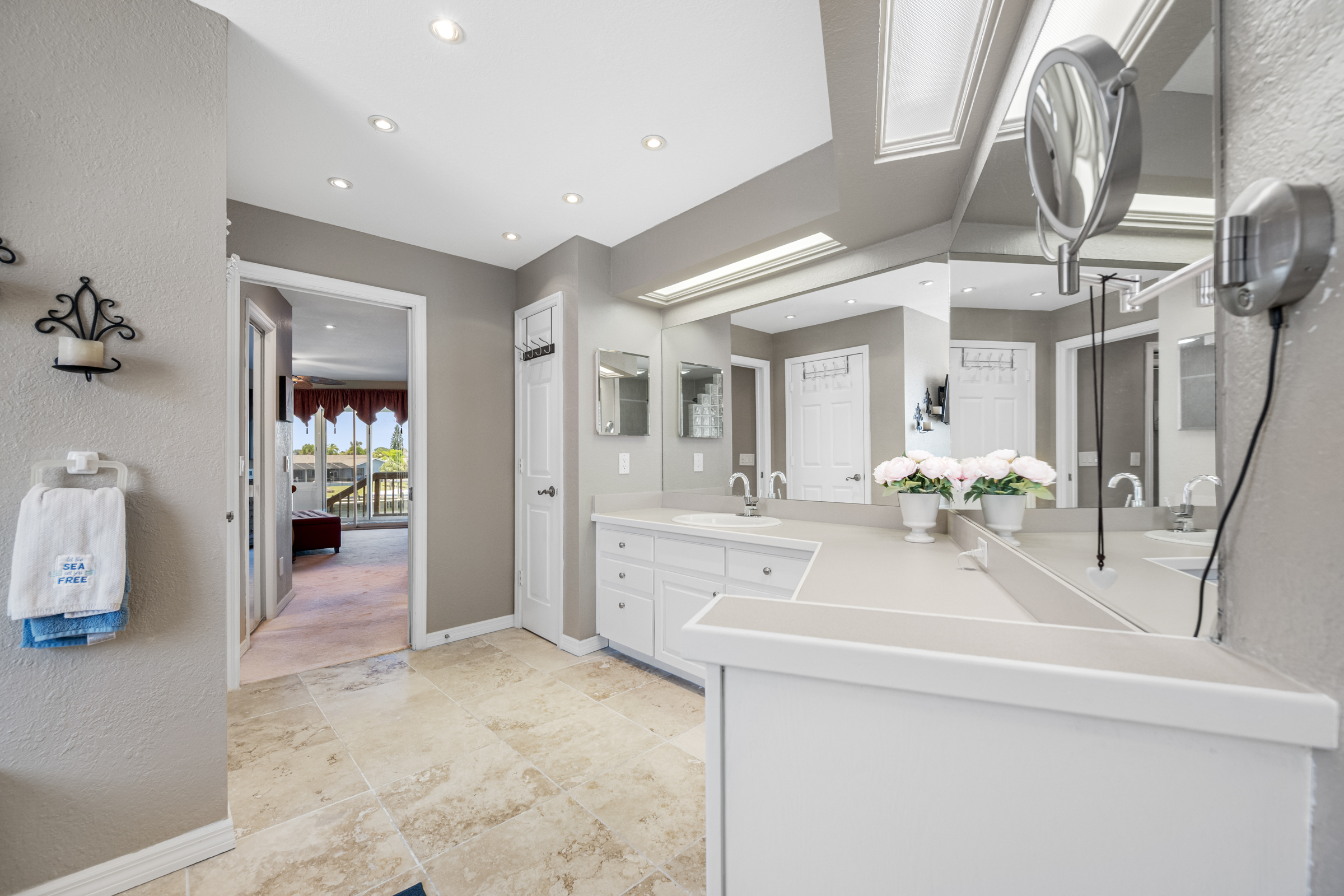 Apollo Beach, Florida, 33572, United States, 5 Bedrooms Bedrooms, ,7 BathroomsBathrooms,Residential,For Sale,1975807