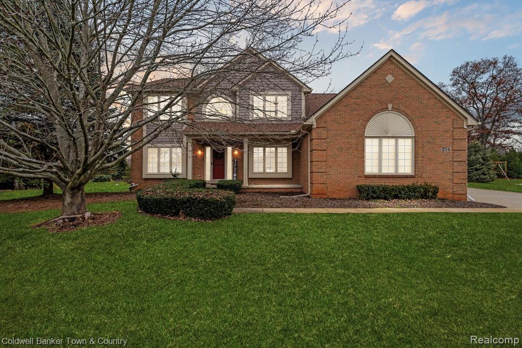 Highland, Michigan, 48357, United States, 4 Bedrooms Bedrooms, ,4 BathroomsBathrooms,Residential,For Sale,2003066