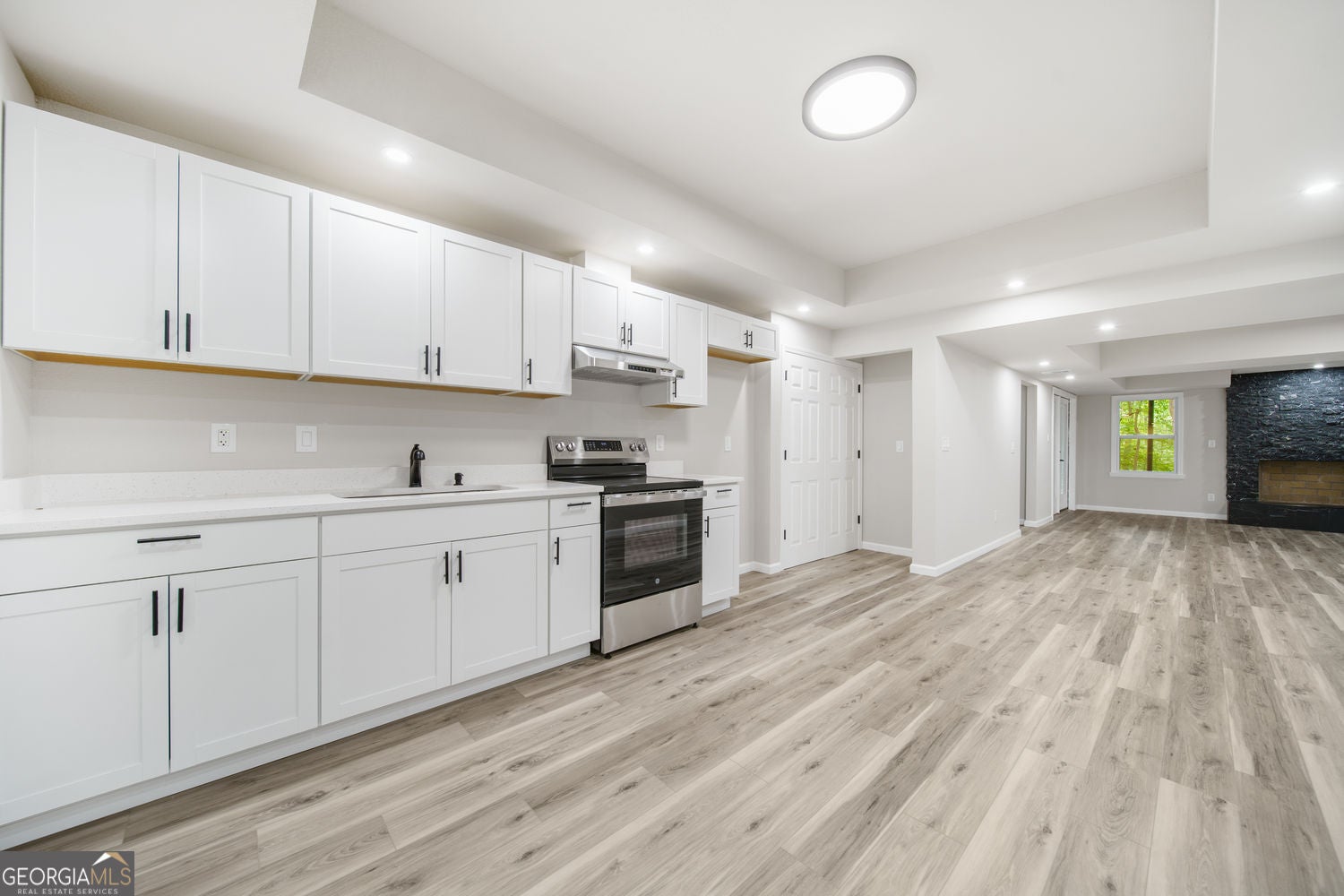 Atlanta, Georgia, 30350, United States, 8 Bedrooms Bedrooms, ,6 BathroomsBathrooms,Residential,For Sale,1992514