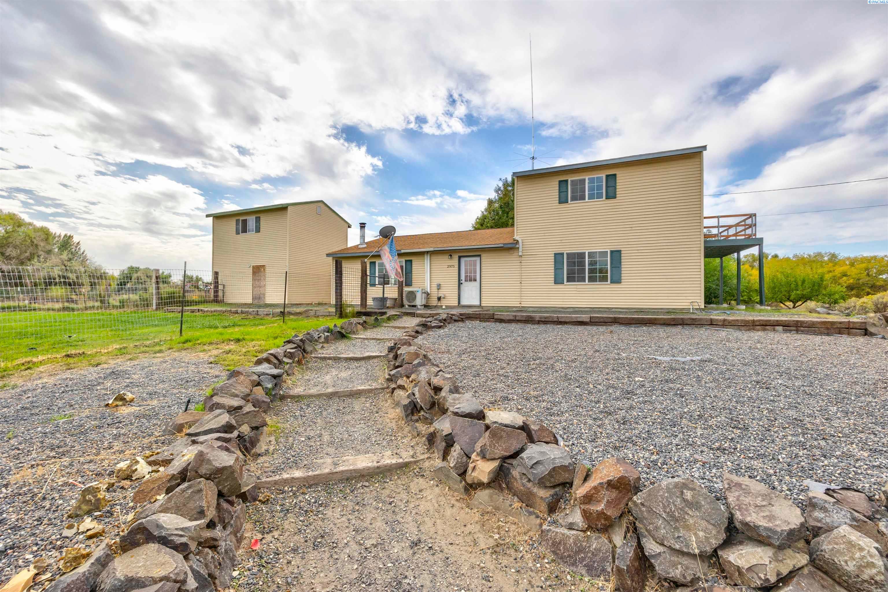 Richland, Washington, 99354, United States, 3 Bedrooms Bedrooms, ,2 BathroomsBathrooms,Residential,For Sale,1978459