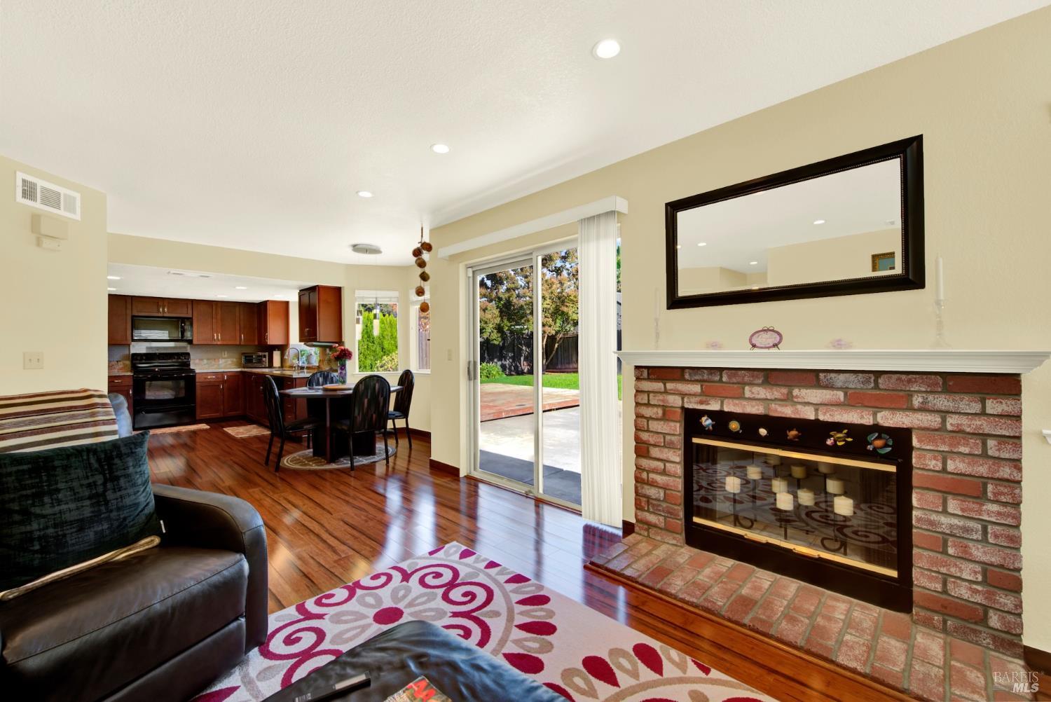 Dixon, California, 95620, United States, 4 Bedrooms Bedrooms, ,3 BathroomsBathrooms,Residential,For Sale,1987907