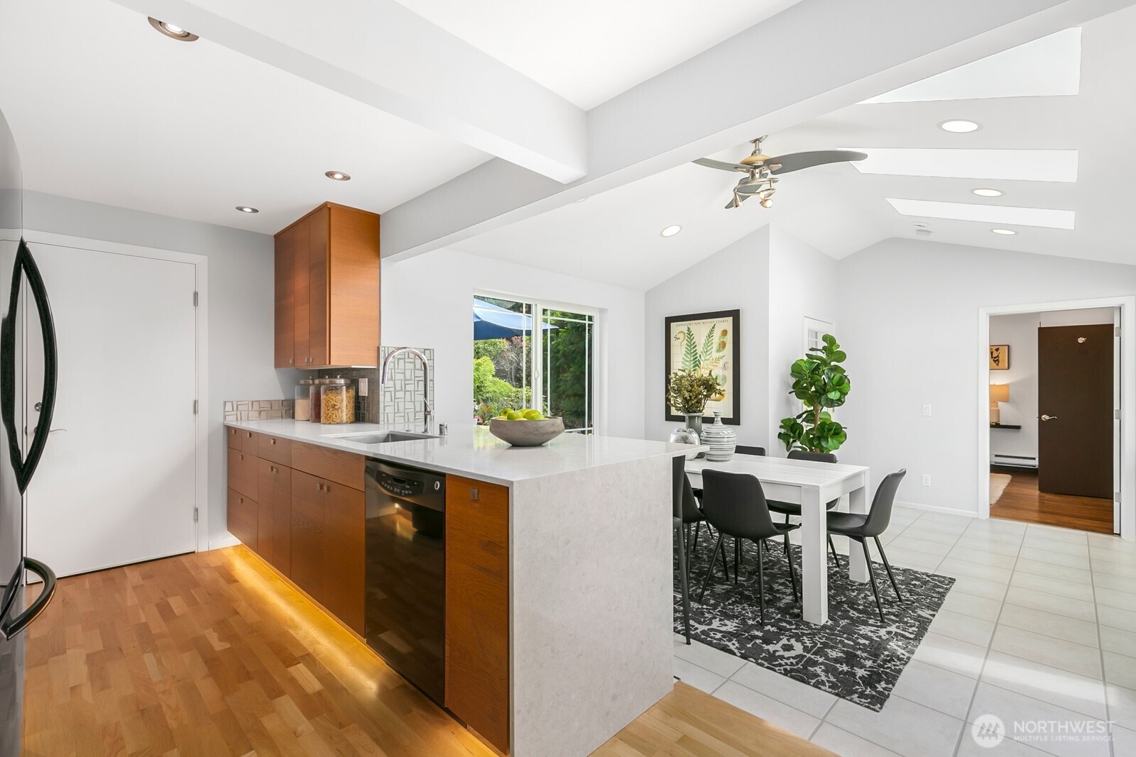 Bellevue, Washington, 98006, United States, 4 Bedrooms Bedrooms, ,1 BathroomBathrooms,Residential,For Sale,1913092