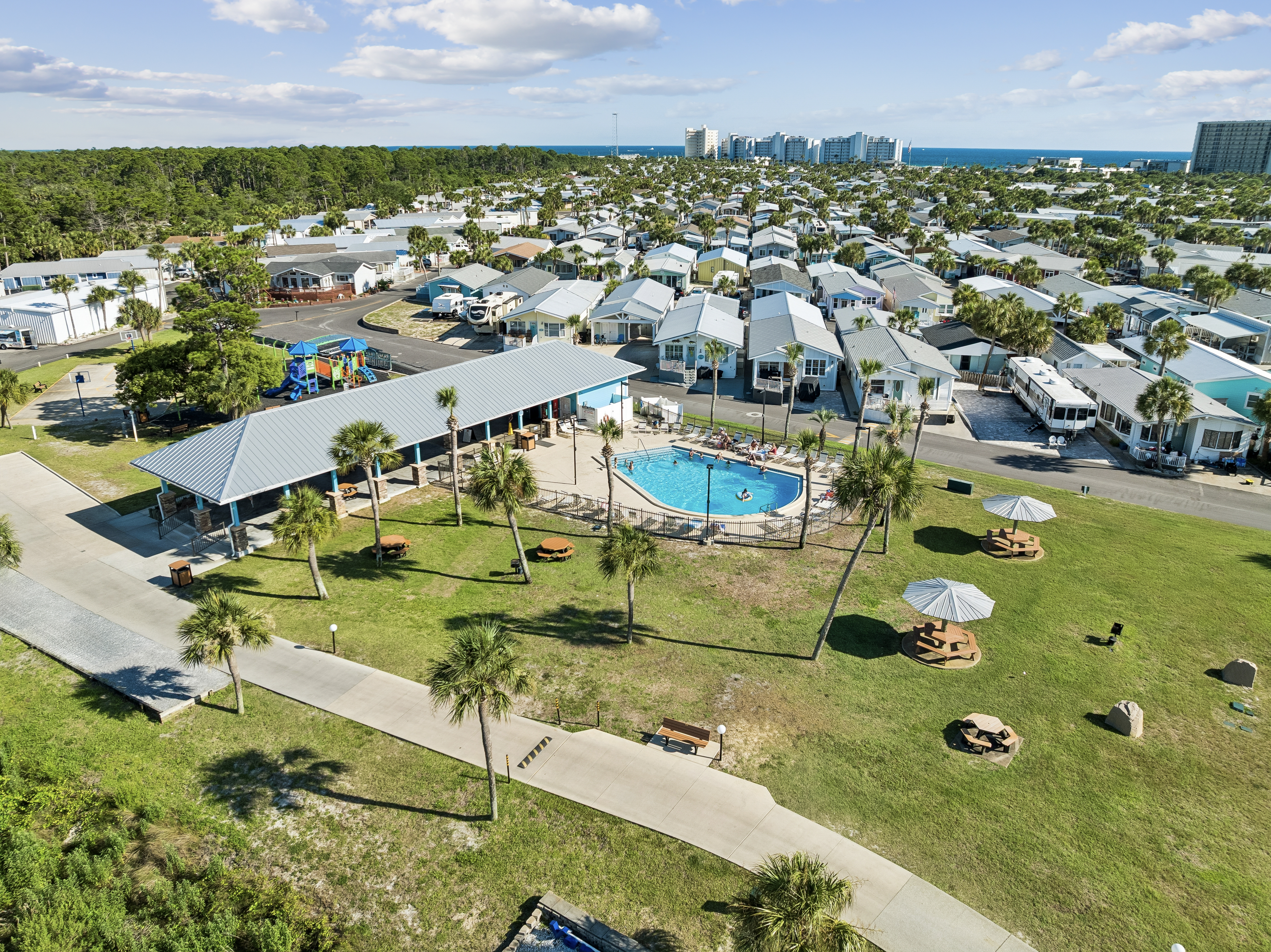  Turnkey Coastal Cottage With Resort Amenities In Gated Waterfront Community - 物件實景