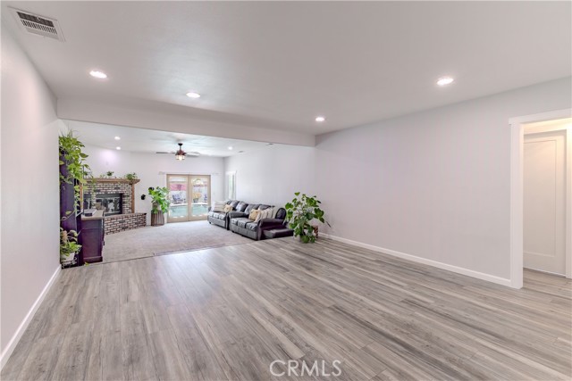 Lakewood, California, 90712, United States, 3 Bedrooms Bedrooms, ,2 BathroomsBathrooms,Residential,For Sale,1915312