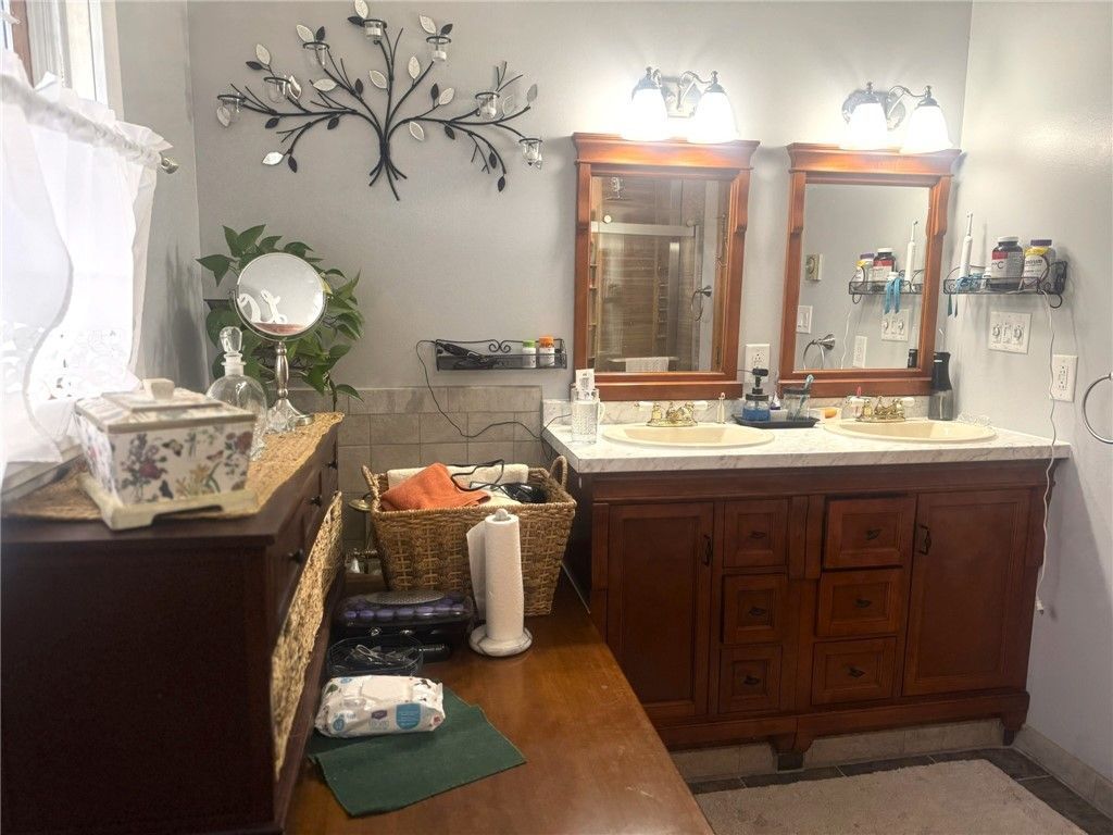 Unadilla, New York, 13849, United States, 4 Bedrooms Bedrooms, ,3 BathroomsBathrooms,Residential,For Sale,1971391