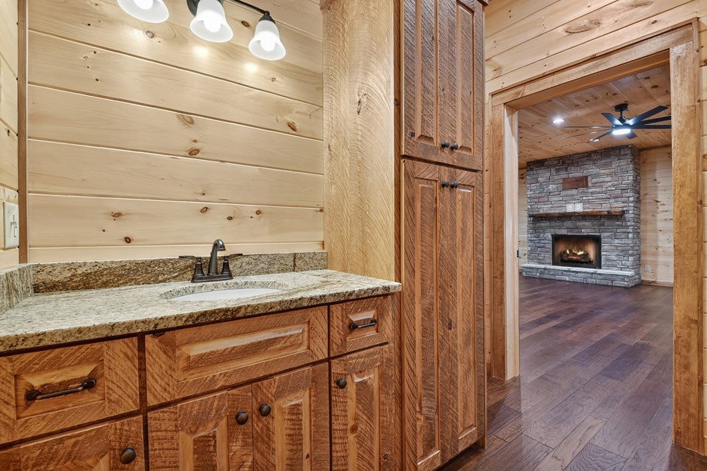 Mineral Bluff, Georgia, 30559, United States, 4 Bedrooms Bedrooms, ,3 BathroomsBathrooms,Residential,For Sale,1953348