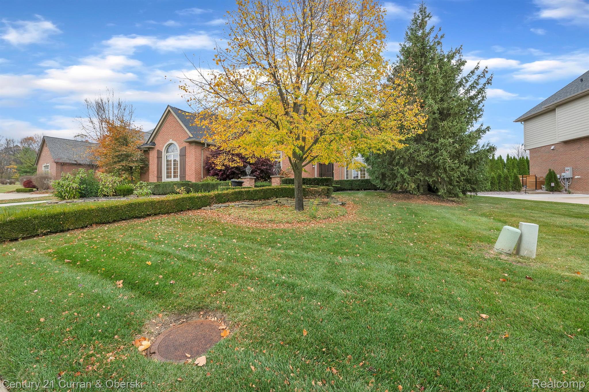 Northville Township, Michigan, 48168, United States, 6 Bedrooms Bedrooms, ,6 BathroomsBathrooms,Residential,For Sale,1976902