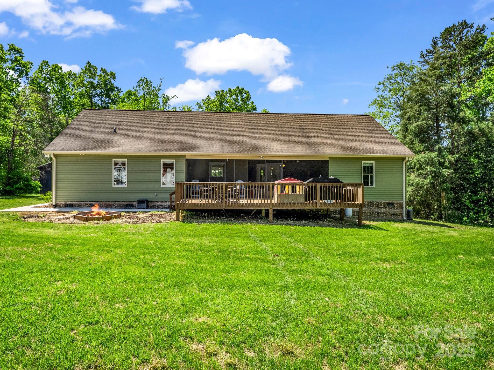 Lincolnton, North Carolina, 28092, United States, 3 Bedrooms Bedrooms, ,3 BathroomsBathrooms,Residential,For Sale,2005989