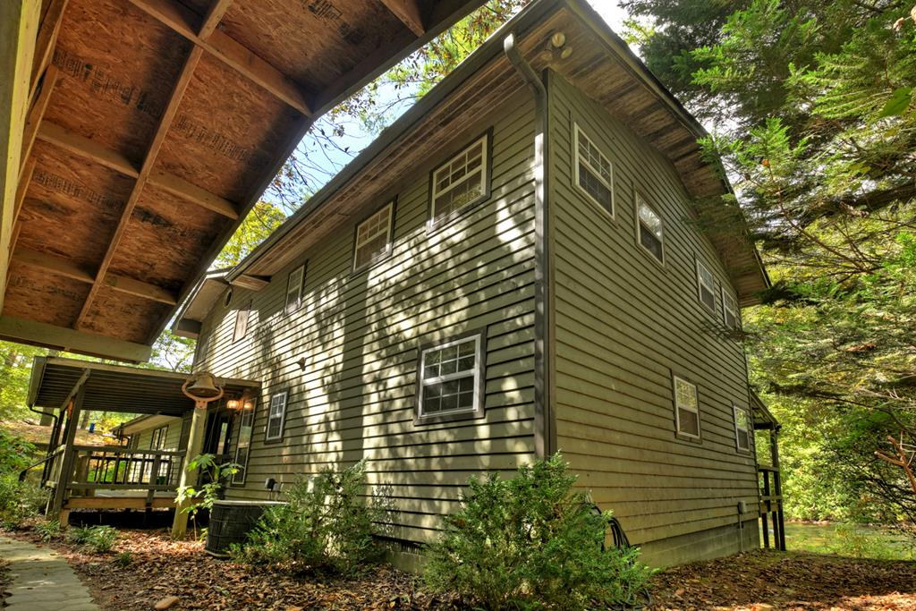 Blue Ridge, Georgia, 30513, United States, 4 Bedrooms Bedrooms, ,4 BathroomsBathrooms,Residential,For Sale,1859104