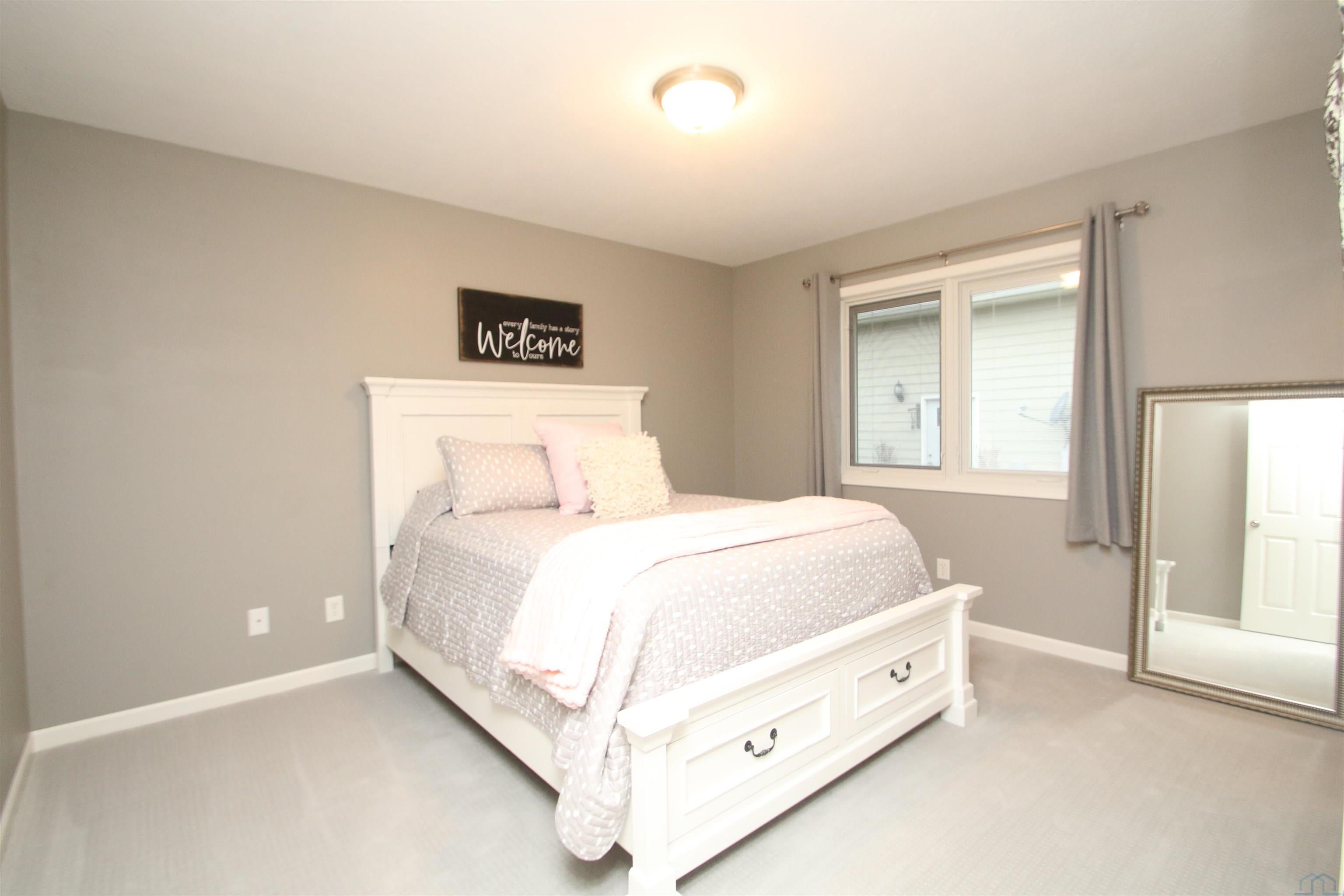 Dakota Dunes, South Dakota, 57049, United States, 4 Bedrooms Bedrooms, ,3 BathroomsBathrooms,Residential,For Sale,2033503