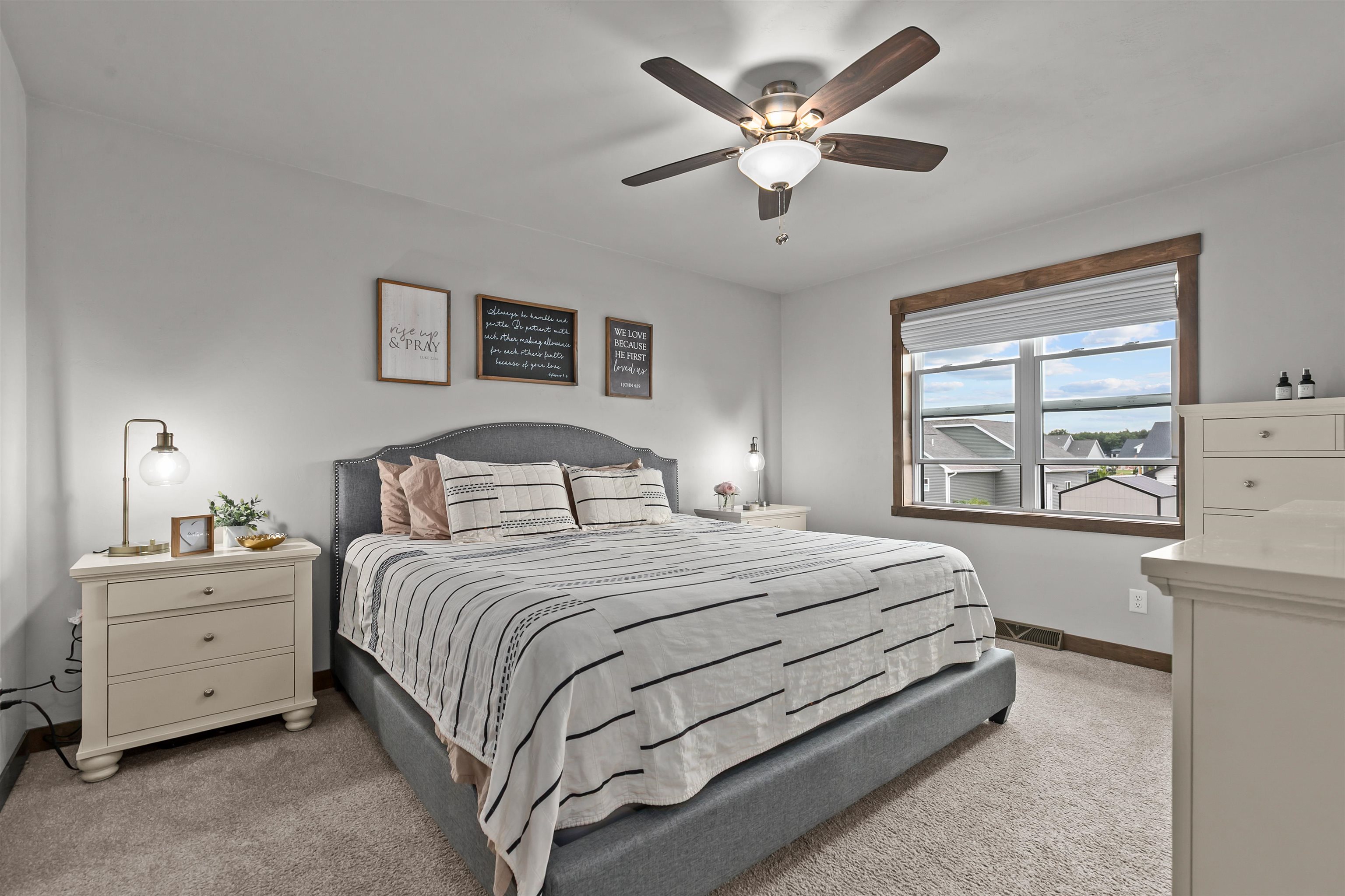 Appleton, Wisconsin, 54915, United States, 4 Bedrooms Bedrooms, ,4 BathroomsBathrooms,Residential,For Sale,1942939