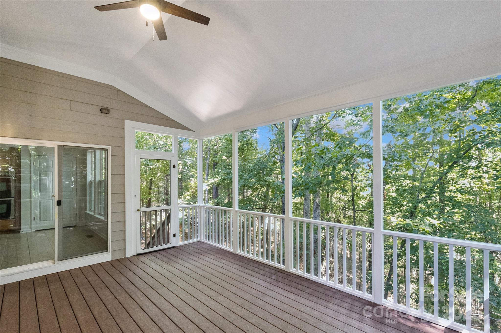 Tega Cay, South Carolina, 29708, United States, 4 Bedrooms Bedrooms, ,4 BathroomsBathrooms,Residential,For Sale,1906873